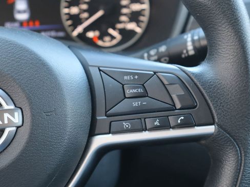Used 2024 Nissan Altima 2.5 SV FWD image 13