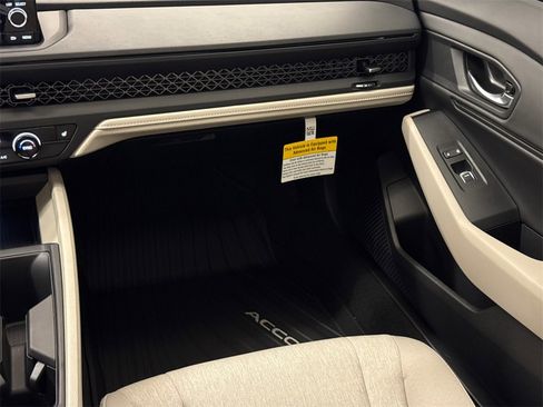 New 2025 Honda Accord SE image 12