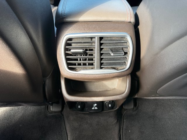 Used 2020 Hyundai Santa Fe Limited FWD image 18