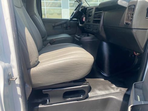 Used 2019 Chevrolet Express 3500 w/ Power Convenience Package RWD image 20