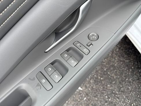 Certified 2025 Hyundai Elantra Sport image 11