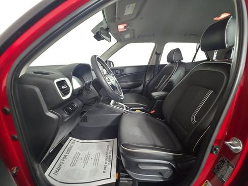Certified 2023 Hyundai Venue Limited FWD image 9