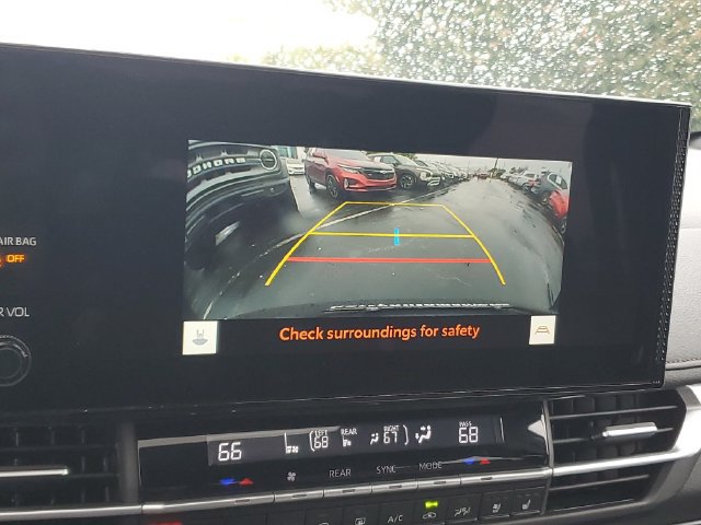 Used 2025 Toyota Sienna Limited AWD/4WD image 26
