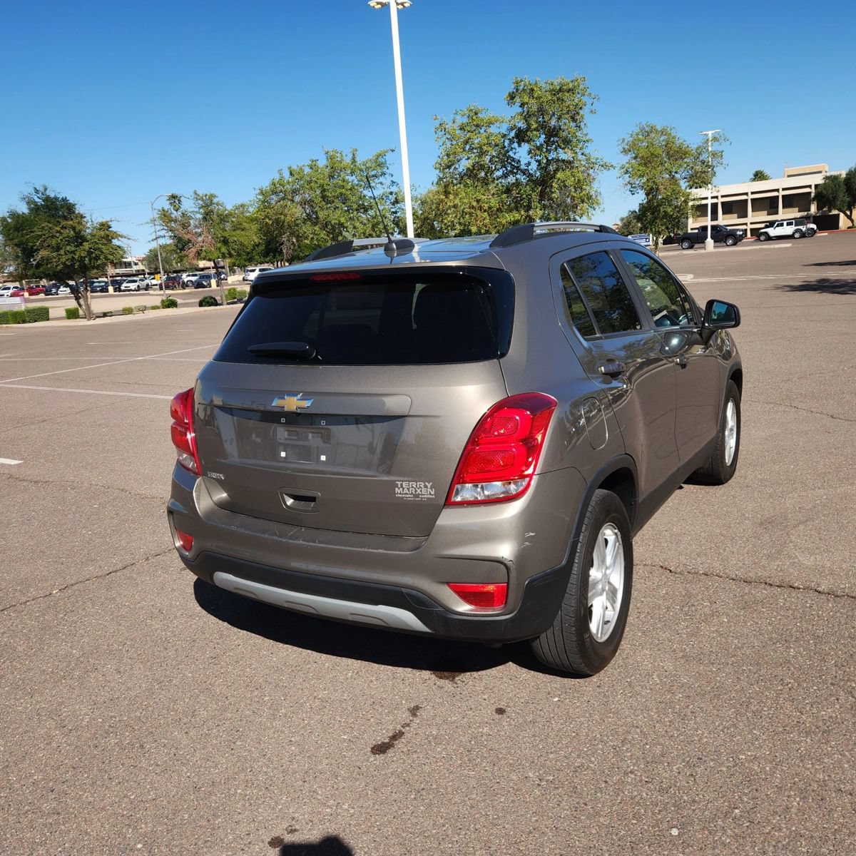 Used 2021 Chevrolet Trax LT w/ LT Convenience Package FWD image 7
