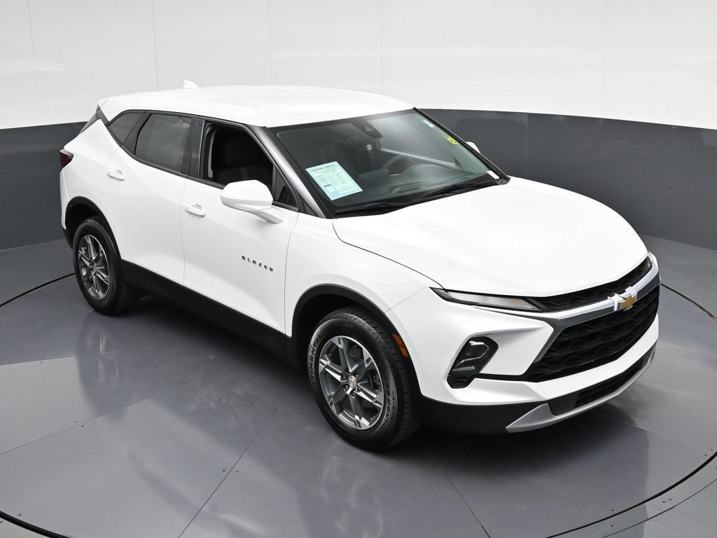 Used 2023 Chevrolet Blazer LT FWD image 24