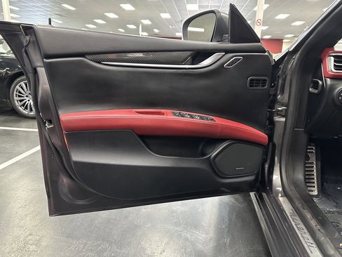 Used 2018 Maserati Ghibli S GranSport image 14