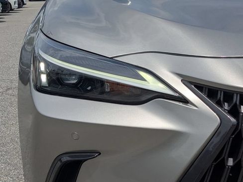 Used 2025 Lexus NX 250 FWD w/ Towing Package (2000 Lbs) image 8