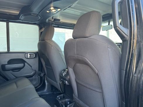 Used 2023 Jeep Wrangler Unlimited Sport image 14