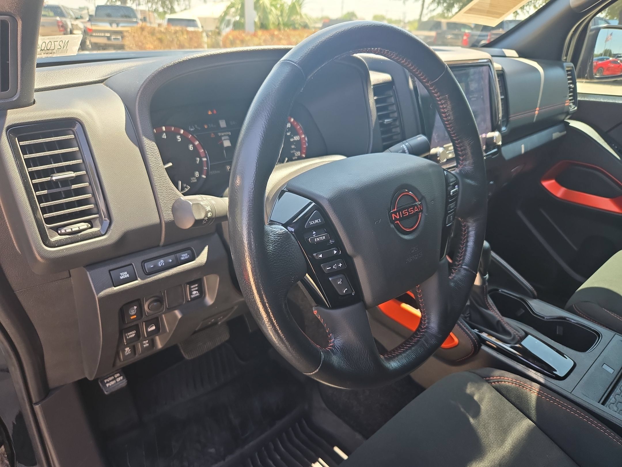 Used 2024 Nissan Frontier PRO-4X w/ Pro Convenience Package AWD/4WD image 10