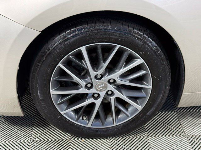 Used 2016 Lexus ES 350 w/ Luxury Package w/Wood Trim FWD image 13