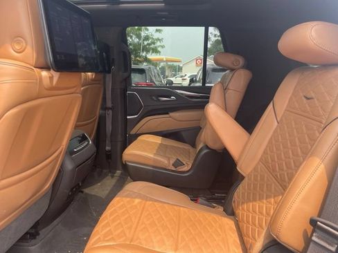 Used 2021 Cadillac Escalade Sport w/ Driver Assist Tech Package AWD/4WD image 7