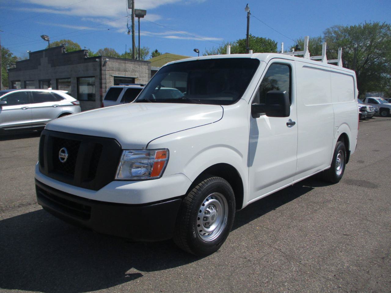 Used 2015 Nissan NV 2500 S w/ Side & Curtain Airbag Package RWD image 3
