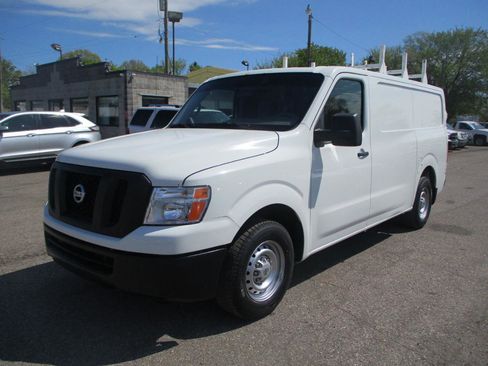 Used 2015 Nissan NV 2500 S w/ Side & Curtain Airbag Package RWD image 3