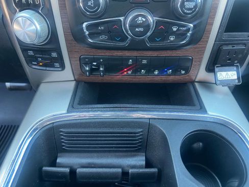 Used 2015 RAM 1500 Laramie image 28