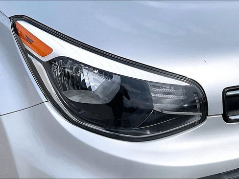 Used 2019 Kia Soul FWD image 30