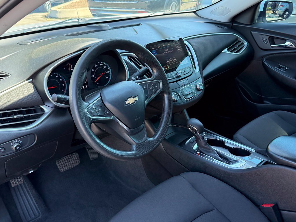 Used 2022 Chevrolet Malibu LS FWD image 16
