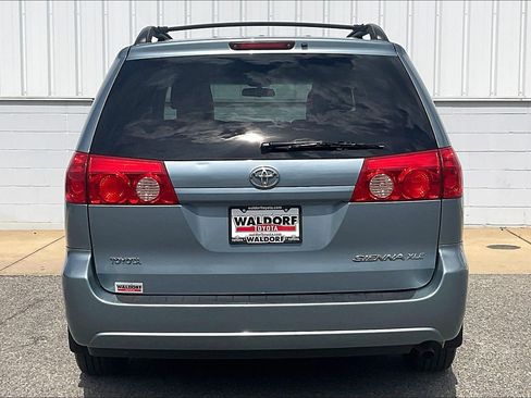 Used 2010 Toyota Sienna XLE FWD image 5