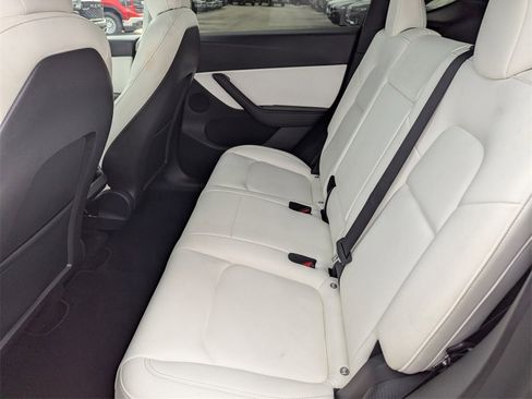 Used 2022 Tesla Model Y Performance image 18