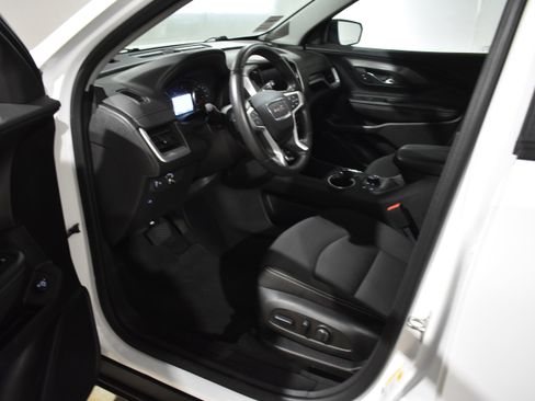 Used 2024 GMC Terrain SLE w/ Driver Convenience Package image 12