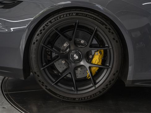 Used 2025 Porsche 911 GT3 RWD image 19