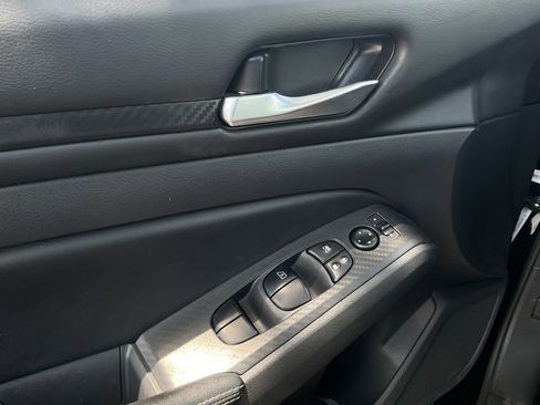Used 2025 Nissan Altima 2.5 SV FWD image 20