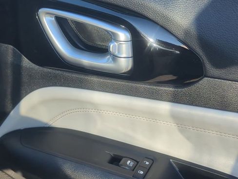 Used 2022 Jeep Compass Limited w/ Sun and Sound Group image 26