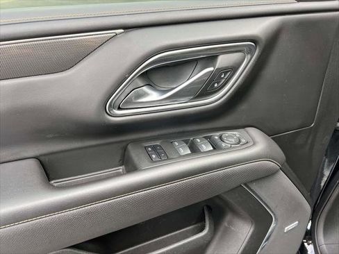 Used 2022 GMC Yukon AT4 w/ Technology Package image 18