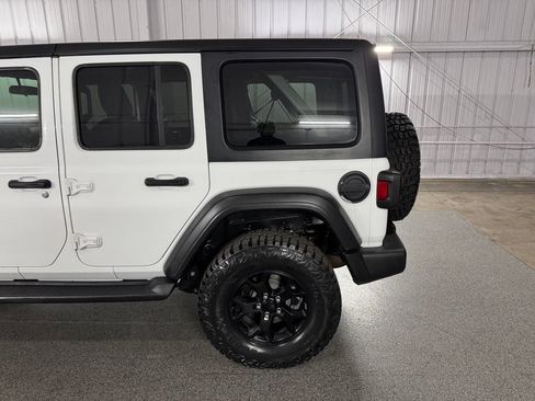Used 2021 Jeep Wrangler Unlimited Sport AWD/4WD image 12