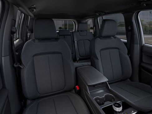 New 2025 Jeep Grand Cherokee Laredo AWD/4WD image 16