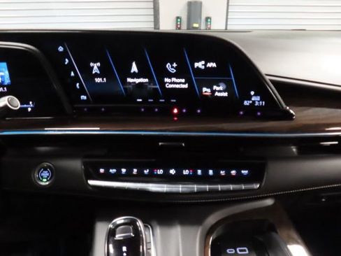 Certified 2023 Cadillac Escalade ESV Sport Platinum w/ LPO, ONYX Package image 23