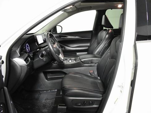 Certified 2023 INFINITI QX60 Luxe w/ Performance Audio Package image 12