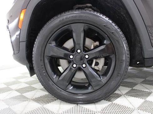 Used 2023 Jeep Grand Cherokee L Limited w/ Luxury Tech Group II AWD/4WD image 49