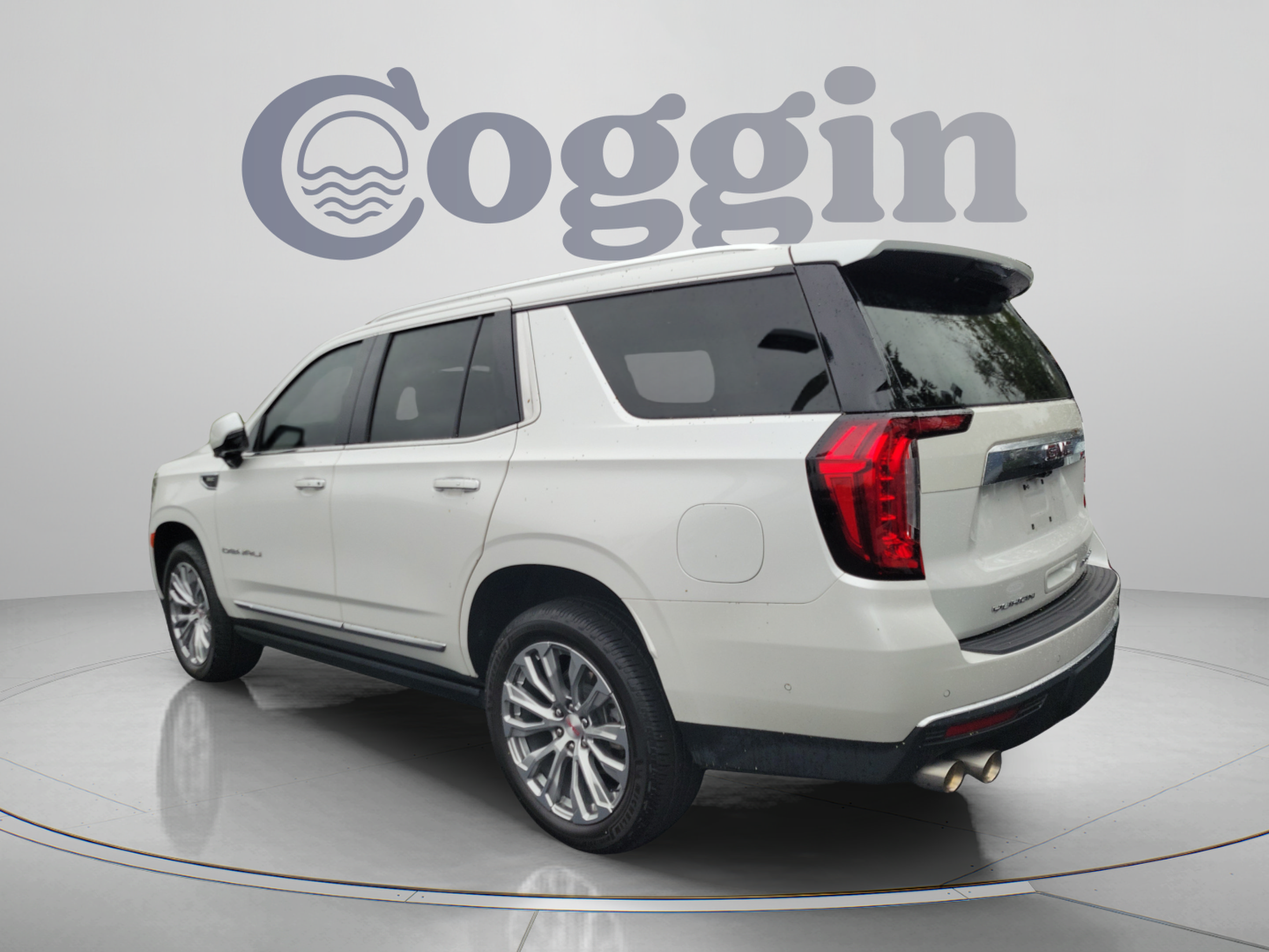 Used 2024 GMC Yukon Denali w/ Denali Reserve Package AWD/4WD image 3