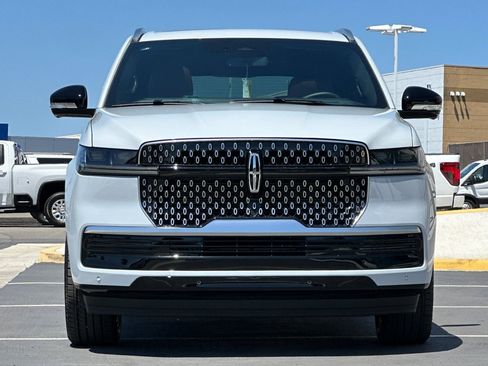 New 2026 Lincoln Navigator L Reserve AWD/4WD image 8