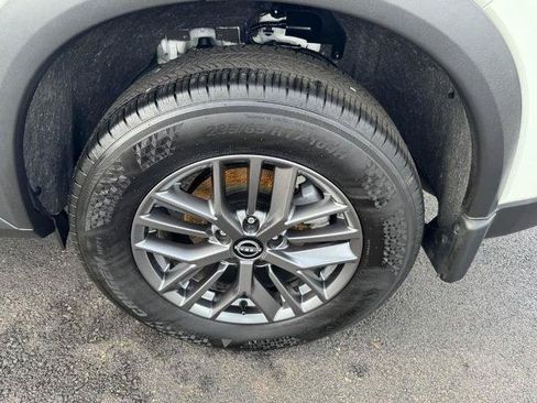 Certified 2025 Nissan Rogue S AWD/4WD image 7