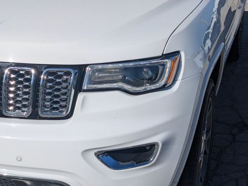 Used 2020 Jeep Grand Cherokee Overland image 12