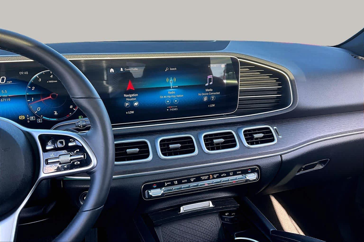 Used 2021 Mercedes-Benz GLE 350 w/ Premium Package image 7