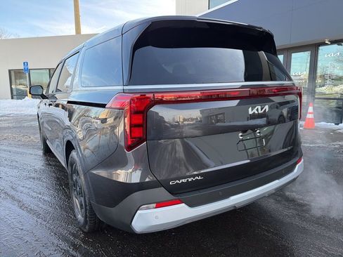 New 2026 Kia Carnival LX image 9