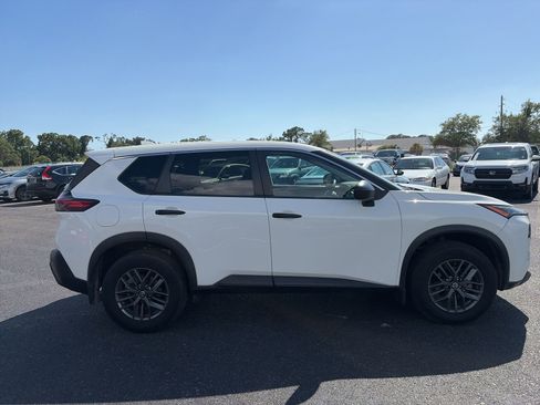 Used 2021 Nissan Rogue S FWD image 8