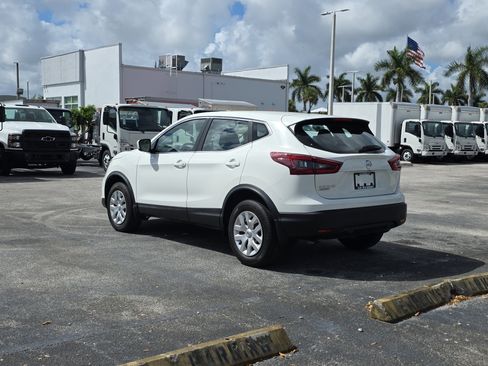 Used 2020 Nissan Rogue Sport S image 5