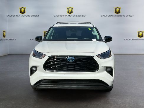 Used 2024 Toyota Highlander LE image 2