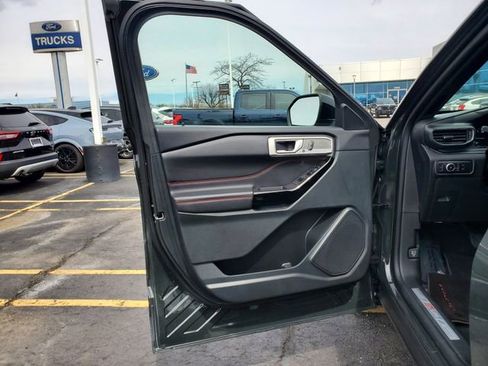 Used 2024 Ford Explorer ST-Line w/ Class IV Trailer Tow Package image 10