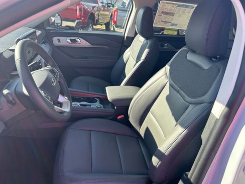 New 2026 Ford Explorer Active w/ Active Comfort Package image 10