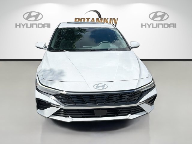 Used 2024 Hyundai Elantra SEL w/ Convenience Package FWD image 2