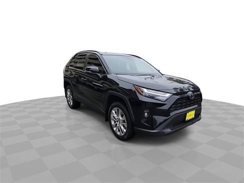 Used 2024 Toyota RAV4 XLE Premium image 2