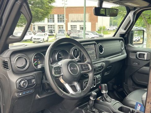 Used 2023 Jeep Wrangler Unlimited Sahara w/ Cold Weather Group AWD/4WD image 10