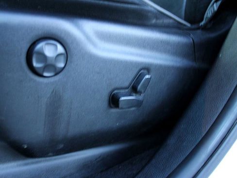 Used 2013 Jeep Grand Cherokee Overland RWD image 9