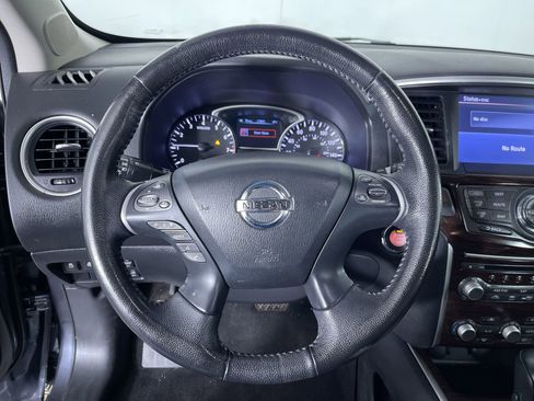 Used 2013 Nissan Pathfinder Platinum w/ Platinum Premium Pkg image 15