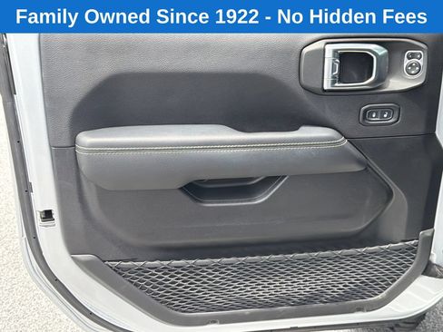 Certified 2023 Jeep Wrangler Unlimited Sahara AWD/4WD image 10