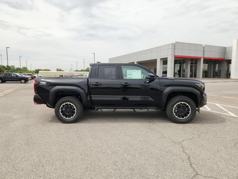 New 2026 Toyota Tacoma TRD Off-Road w/ TRD Off Road Premium Package AWD/4WD image 7